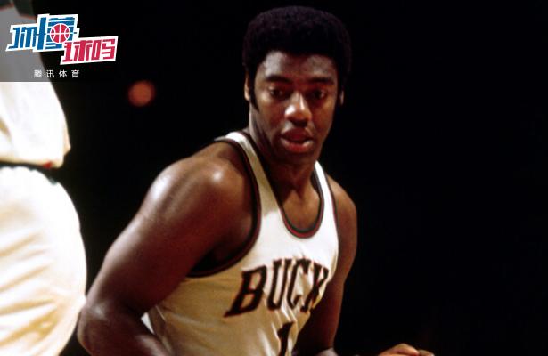 在社交媒体 在社交媒体