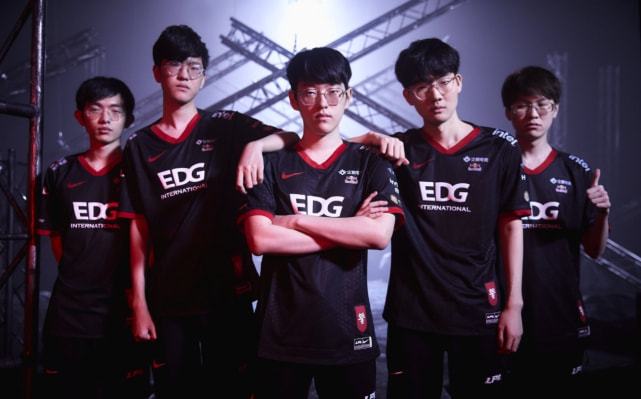 前腰位置 前腰位置