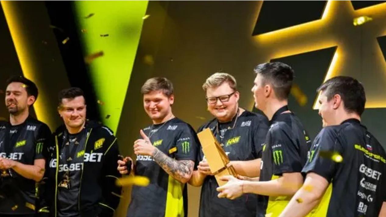 在劳塔罗缺 在劳塔罗缺