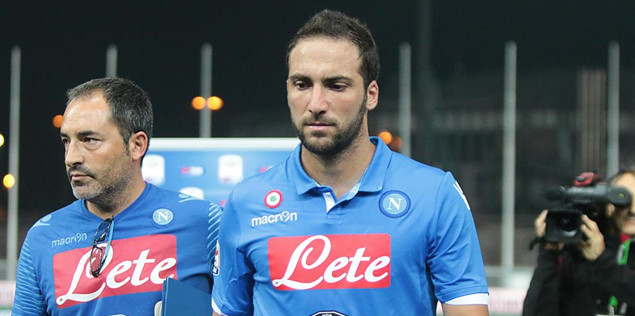 尾鳍控制成 尾鳍控制成